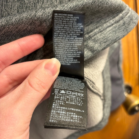 The North Face 3/4 Zip Long Sleeve Grey - Picture 12 of 12